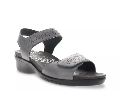 Wanda Sandal