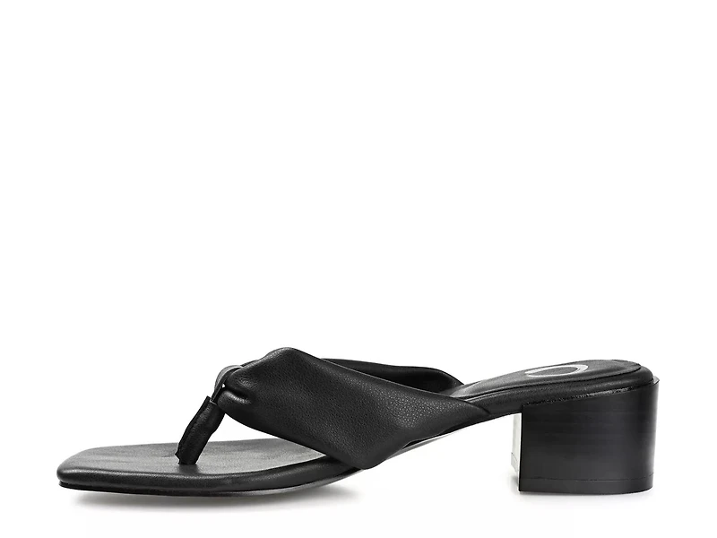 Seelah Sandal