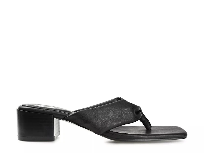 Seelah Sandal