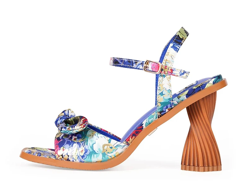 Nora Sandal