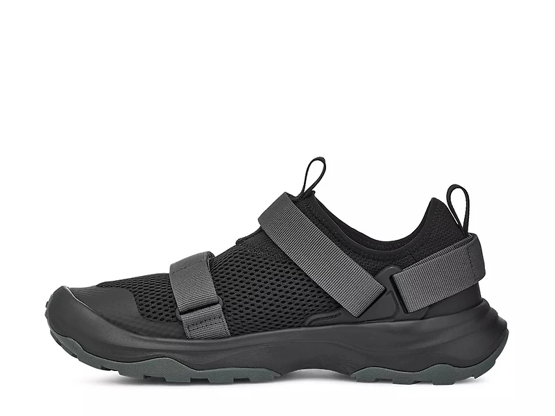 Outflow Universal Sneaker