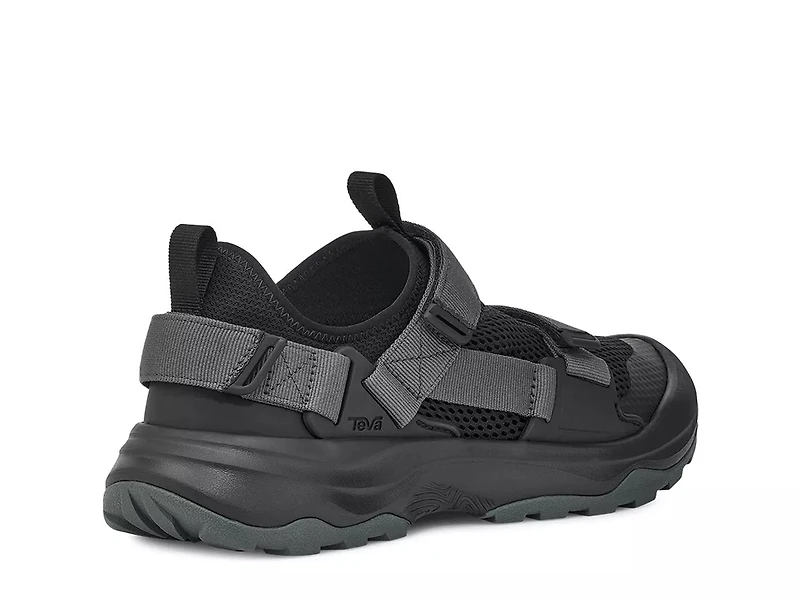 Outflow Universal Sneaker