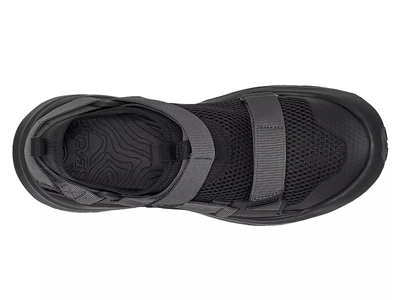 Outflow Universal Sneaker