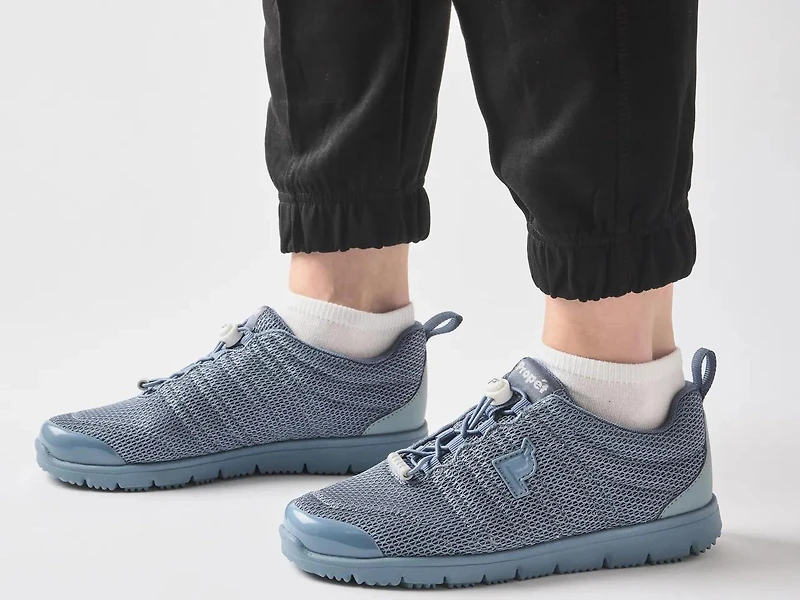 Traverlwalker II Slip-On Sneaker
