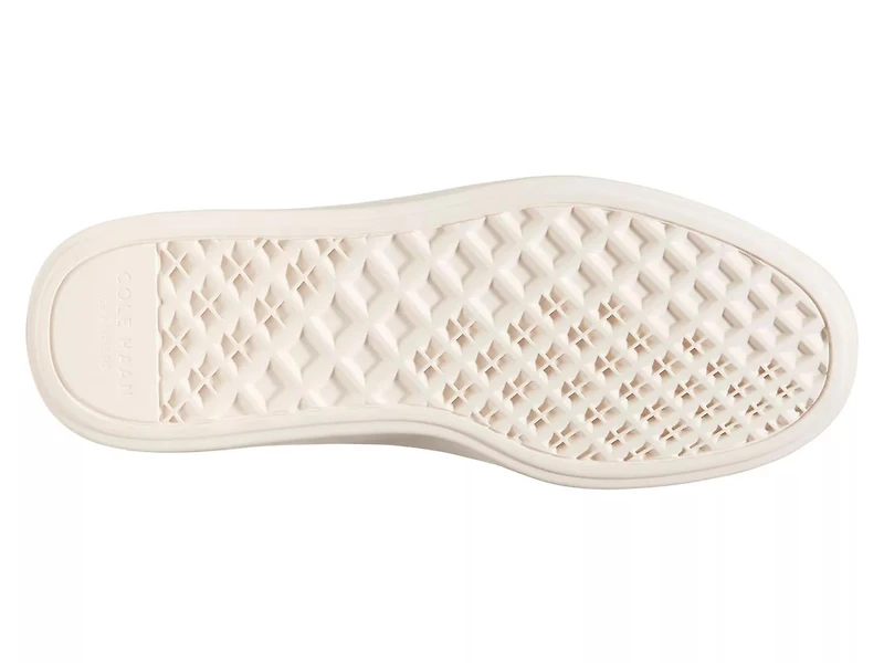 Grand Crosscourt Traveler Sneaker