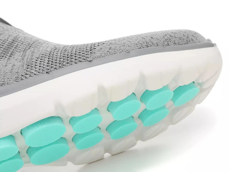 Hands Free Slip-Ins: Go Walk Flex 6 Fabulous View Slip-On Sneaker