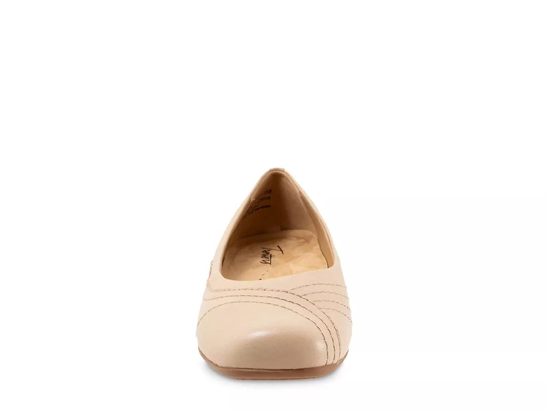 Sasha Flat