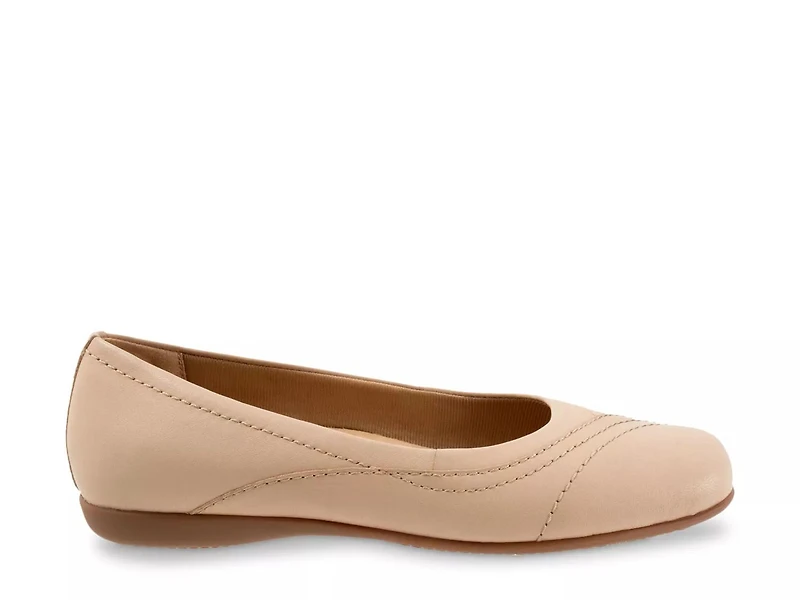 Sasha Flat