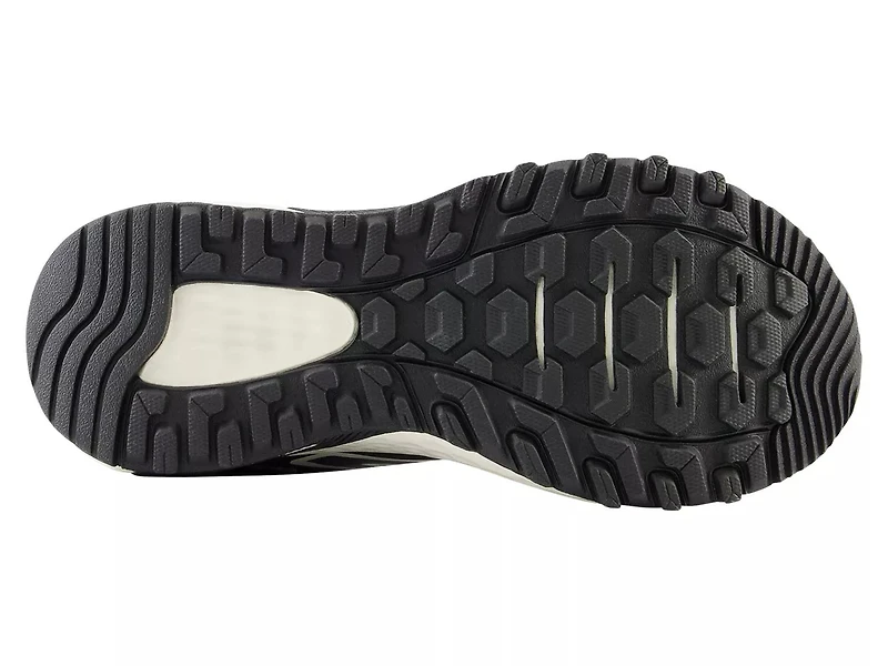 410 v8 Trail Running Shoe
