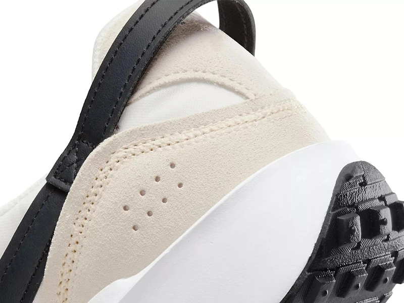 Waffle Debut Running Shoe - Women's