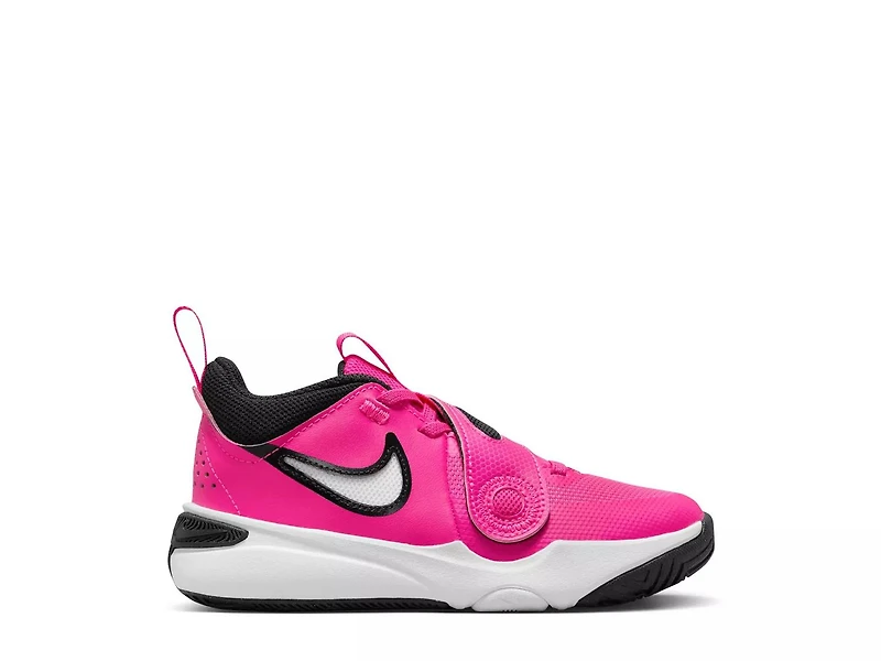 Team Hustle D 11 Basketball Sneaker