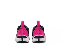 Team Hustle D 11 Basketball Sneaker