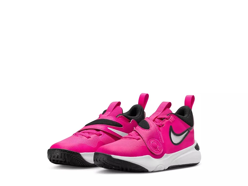 Team Hustle D 11 Basketball Sneaker