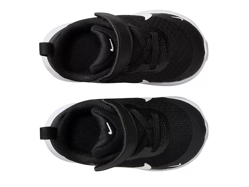 Revolution 7 Sneaker