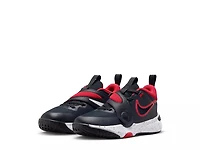 Team Hustle D 11 Basketball Sneaker