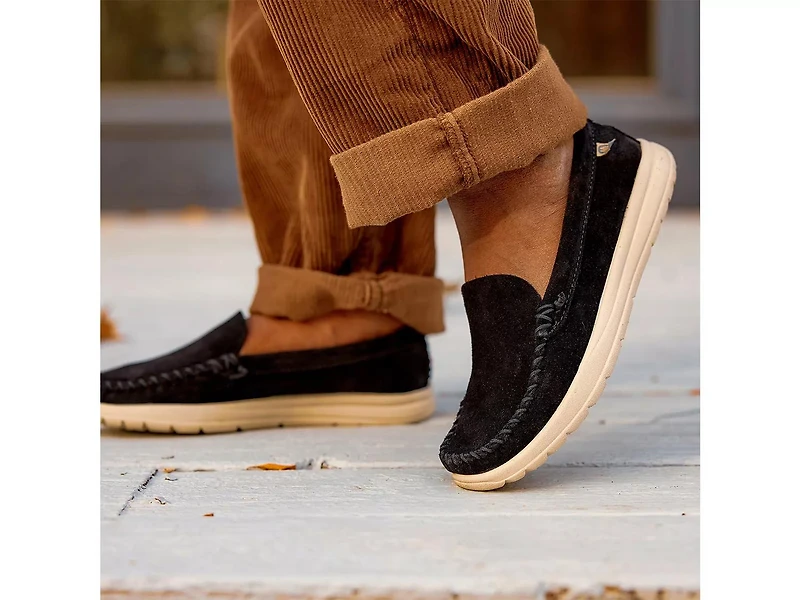 Discover Classic Slip-On