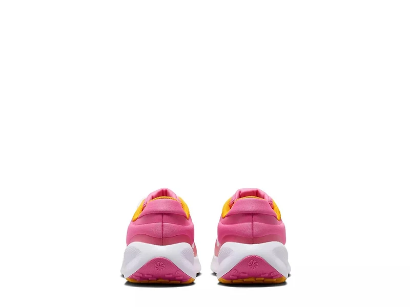 Revolution 7 Sneaker