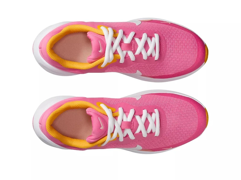 Revolution 7 Sneaker