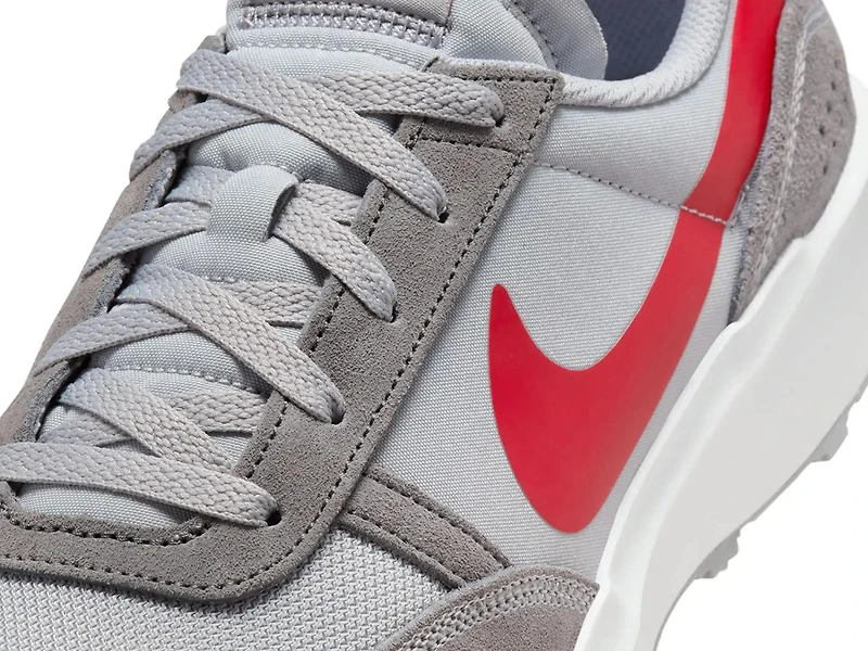 Waffle Debut Running Shoe