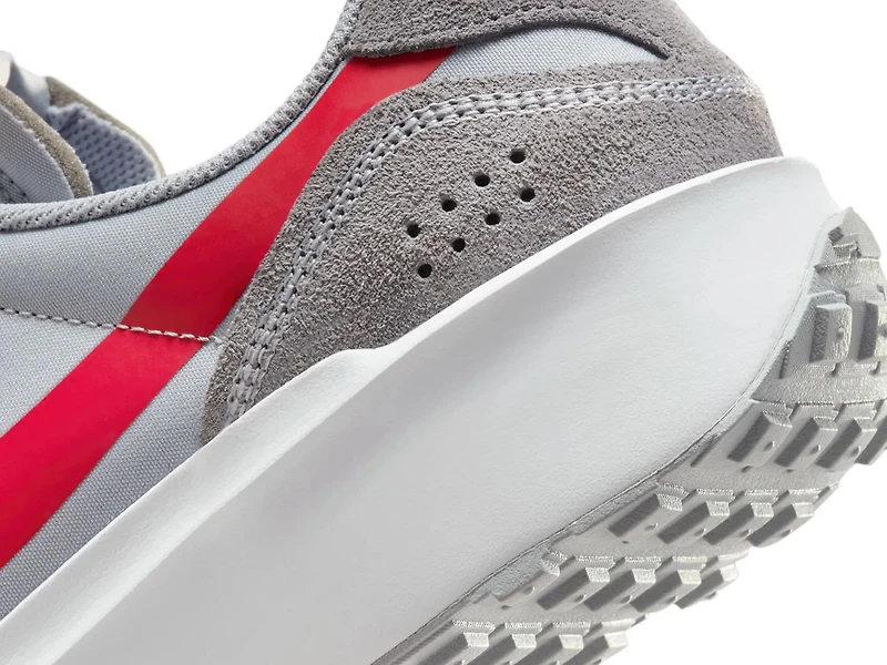 Waffle Debut Running Shoe