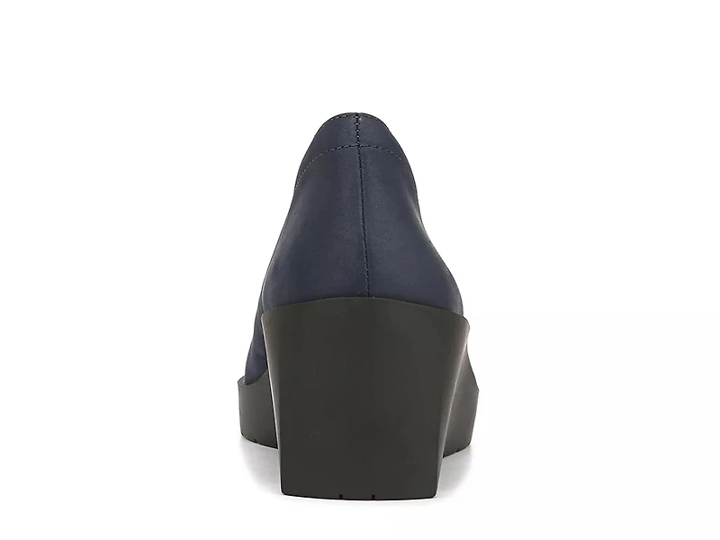 Sereno Wedge Pump