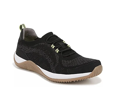 Echo Sky Sneaker