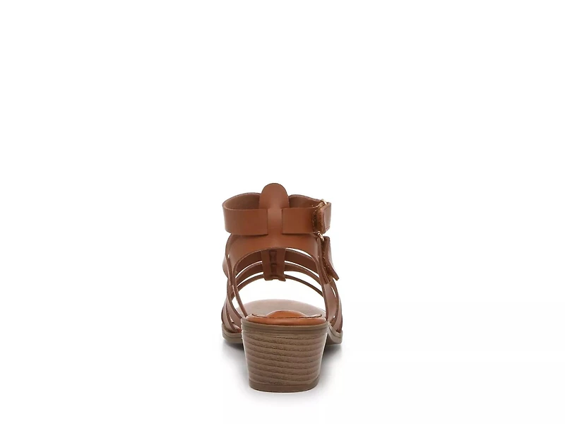 Brianna Sandal