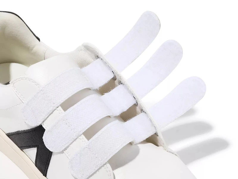 Izzie Sneaker - Women's