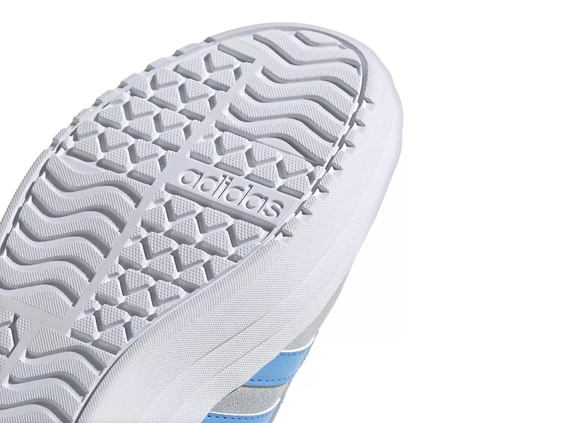 VL Court Bold Lifestyle Sneaker