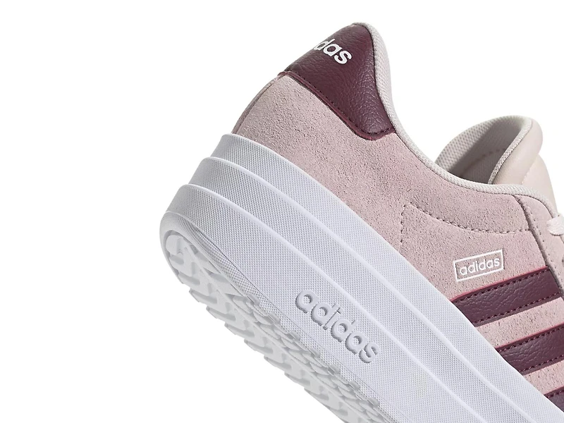 VL Court Bold Lifestyle Sneaker