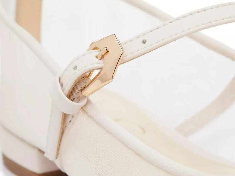 Bronwyn Mary Jane Flat