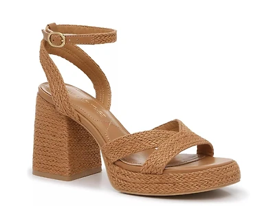 Dylann Sandal