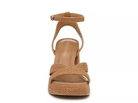 Dylann Sandal