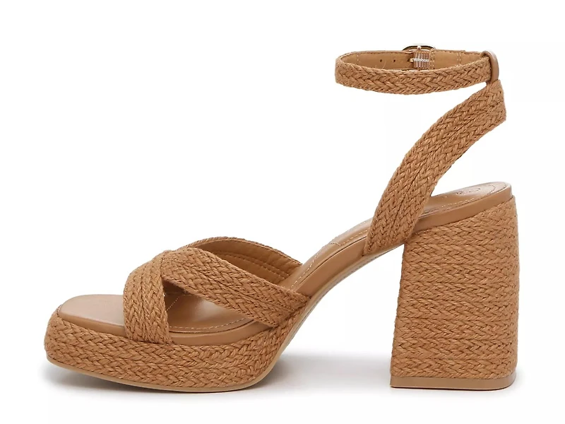 Dylann Sandal