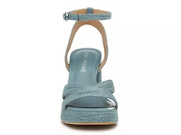 Dylann Sandal