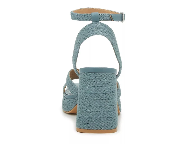 Dylann Sandal