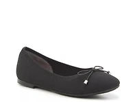 Sasha Flat