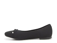 Sasha Flat