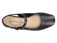 Andie Mary Jane Flat