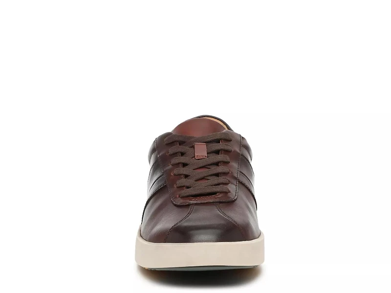 Neela Sneaker