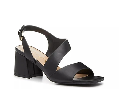 Naudia Sandal