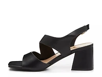 Naudia Sandal