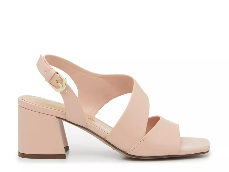 Naudia Sandal