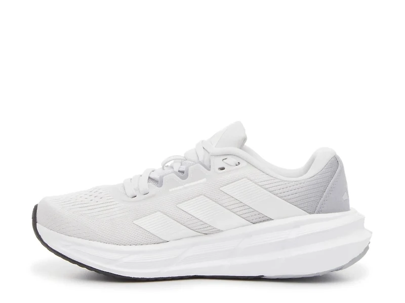 Questar 3 Running Shoe