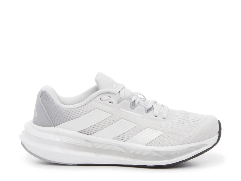 Questar 3 Running Shoe