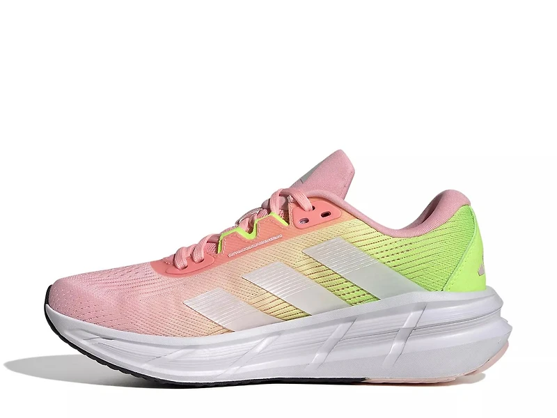 Questar 3 Running Shoe