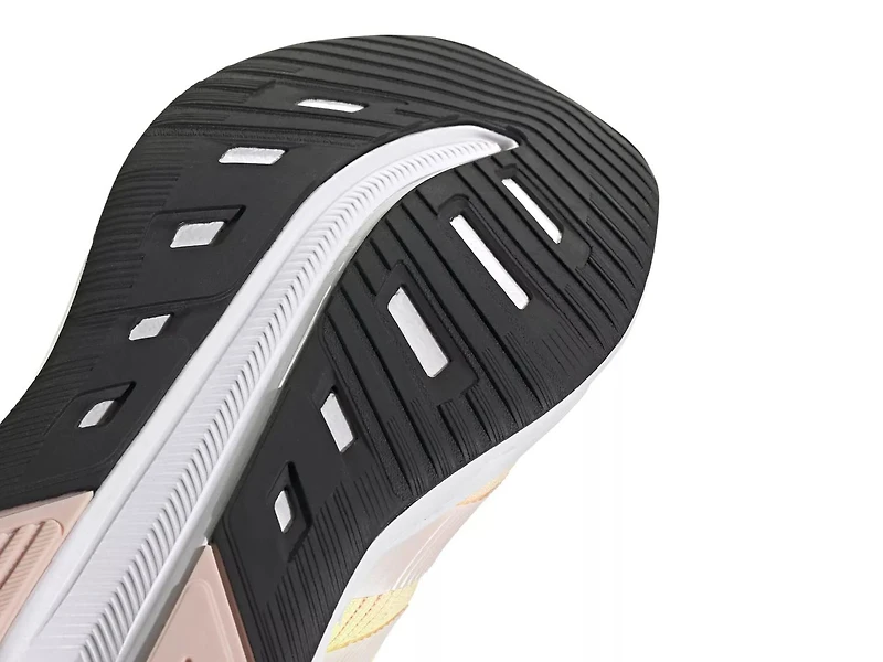 Questar 3 Running Shoe