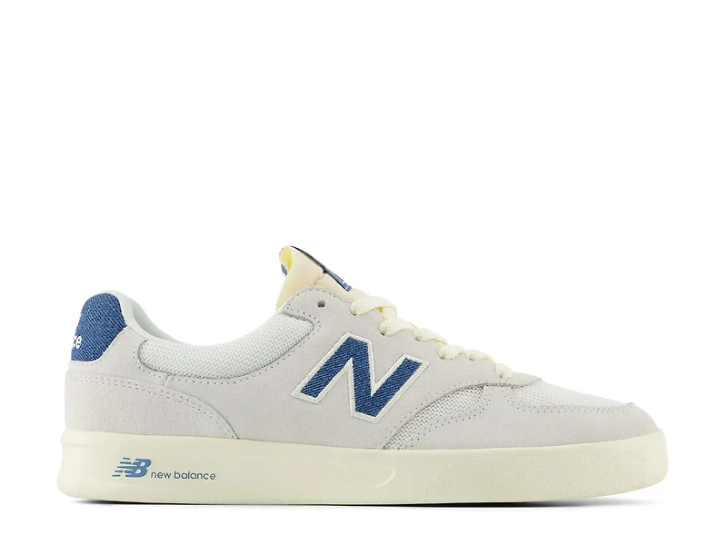 CT300 v3 Court Sneaker