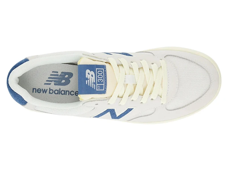 CT300 v3 Court Sneaker