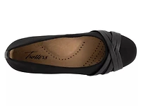 Daphne Slip-On